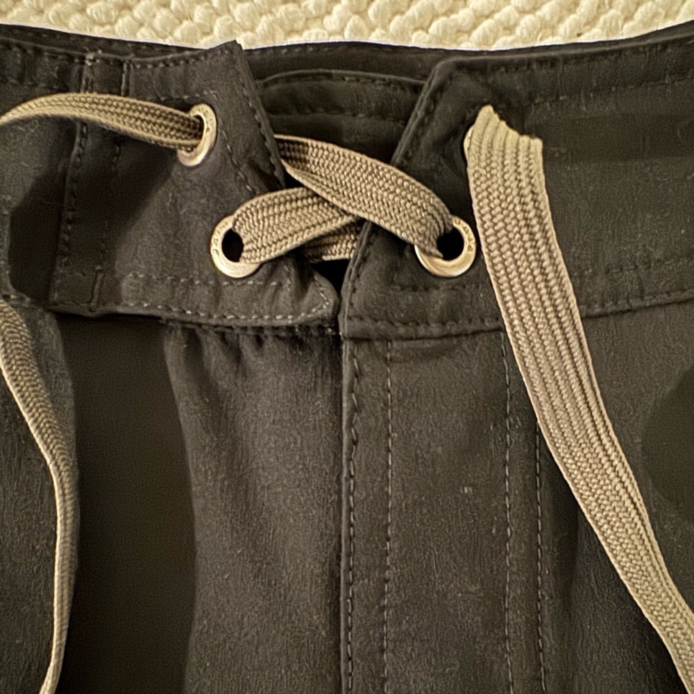 Patagonia Stretch Planing Boardshorts Women’s Size 10 Black Surf Shorts - Picture 5 of 8